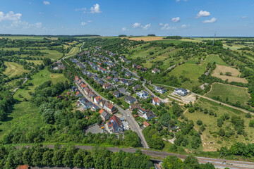 Das romantische Städtchen Niederstetten im Main-Tauber-Kreis in Baden-Württemberg von oben