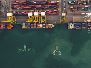 front view Cargo Container ship the ocean ship carrying container and running for import export concept technology freight shipping © eakarat
