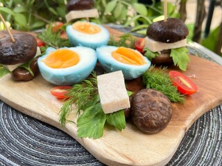 Mushroom burger with Blue boiled egg and mixed salad