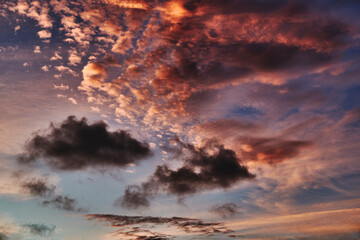 Fototapeta premium Cielos en el amanecer en Formentera, Islas Baleares, cielos rosas y grises