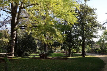 Le parc botanique de la tour vieille, jardin botanique et parc public, ville d'Alès, département du Gard, France