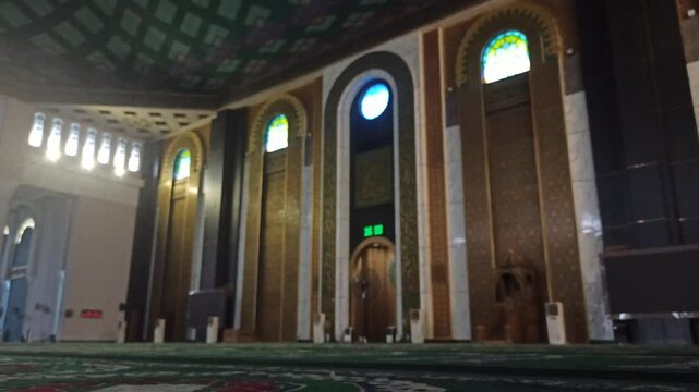 blur and defocused: on mosque