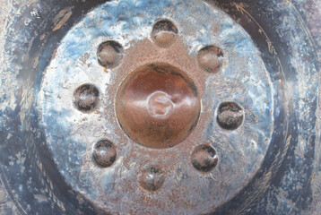 Metal objects symbolizing beliefs in rituals