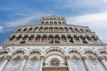 Fototapeta premium Cathedral of St. Martin, Temple in Lucca, Tuscany, Italy