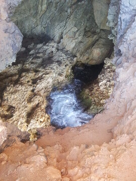Hollo con agua brava