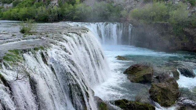 Visoki buk waterfall on the Zrmanja river (Velebit Nature Park, Croatia) - Wasserfall Visoki buk am Fluss Zrmanja (Naturpark Velebit, Kroatien) - Slap Visoki buk na rijeci Zrmanji (Hrvatska)