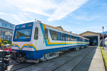 Obraz premium A train is parked in a train station