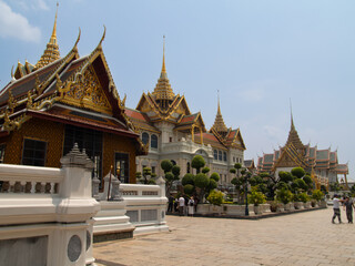 Fototapeta premium Stunning Architecture of the Chakri Maha Prasat Hall at Bangkok Royal Grand Palace , Thailand
