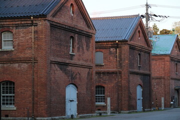 並ぶ赤レンガ倉庫