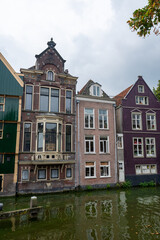 Obraz premium House facades with water in the old town of Alkmaar in the Netherlands