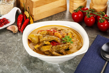 Yellow THai curry with beef
