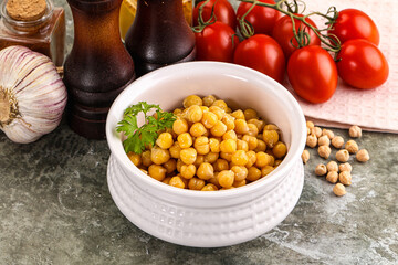 Canned chickpea in the bowl