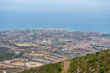 Obraz premium Panoramic View of Benalmádena Hills and Mediterranean Coastline in Málaga