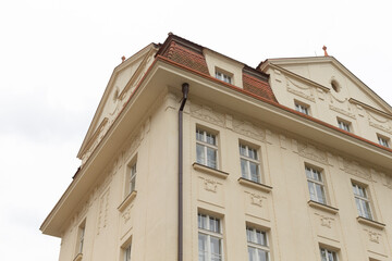 Obraz premium Elegant architecture showcasing intricate details of a historic buildings upper faade