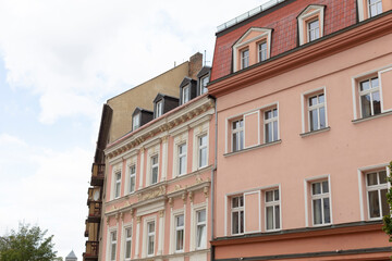 The charming buildings that you can find within this urban environment beautifully showcase classic design, while highlighting a range of architectural styles and intricate details for all to admire