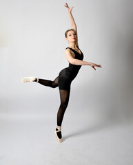 balerina, pose, grundposition, drehung, sportlich, fitness, frau, tänzer, fitnes, springen, sport, aufgaben, tanzen, springen, ballett, aktiv, schönheit, ballerina, dancing, körper, person, fit, pose, © fotoak80