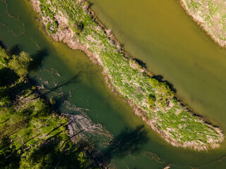 Unglaubliches Farbspiel - ein Fluss zwei Farben - Drohnenfotografie