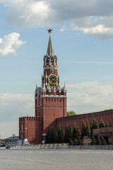 Obraz premium view of red square at night without people from the historical museum