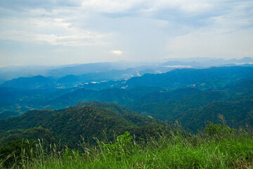Obraz premium Breathtaking mountain view scenic overlook nature photography lush landscape panoramic perspective tranquility in nature