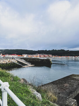 Puerto de San Esteban, also known as San Esteban de Pravia, is a picturesque coastal town located in the Asturias region of northern Spain. This charming port village is nestled where the Nal&oacute;n River 