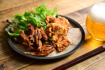 鶏もも肉と手羽中のから揚げ