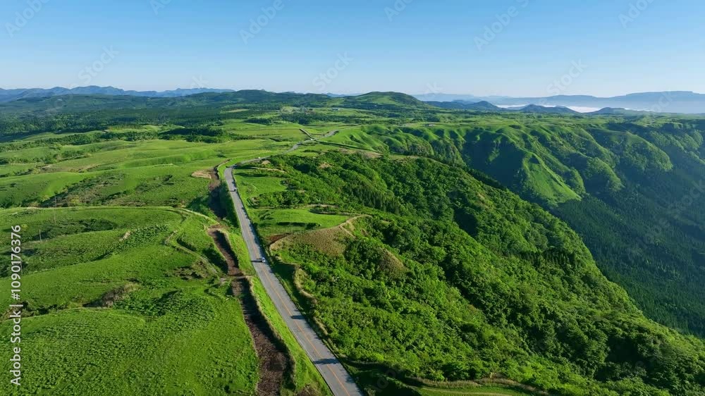 Poster 空撮、風景、景色、道路、高原、平原、ドローン、自然、旅行、環境、グリーン、SDGs、サステナビリティ、青空、パノラマ、展望、地平線、俯瞰、ハイアングル、上から見た、見下ろす、景観、迫力、絶景、台地、大地、新緑、エコロジー、エコシステム、地球環境、環境保護、気候変動、サステナブル、持続可能な開発目標、グリーントランスフォーメーション、GX、SX、ESG投資、CSR、高地、山地、ダイナミック、地球、草