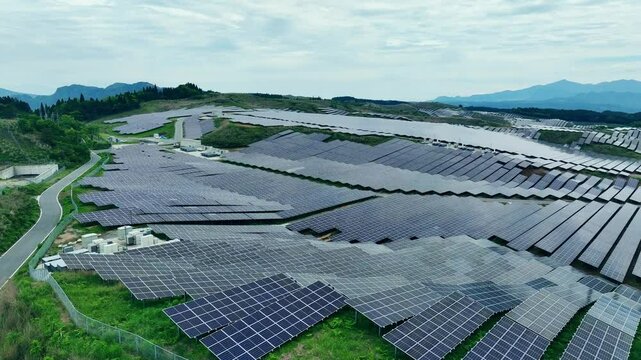 メガソーラー、空撮、風景、ソーラーパネル、太陽光発電、環境、SDGs、再生可能エネルギー、ドローン、俯瞰、太陽光発電所、パノラマ、地平線、サステナビリティ、ハイアングル、グリーン、エコロジー、エコシステム、地球環境、環境保護、気候変動、サステナブル、持続可能な開発目標、グリーントランスフォーメーション、GX、SX、ESG投資、CSR、TCFD、環境問題、社会、自然、クリーン、カーボンオフセット、カ