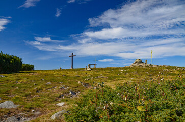 Cross and field altar on the top of Pilsko in the Beskid Żywiecki