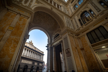calle de la ciudad patrimonio de la humanidad de N&aacute;poles sur de Italia