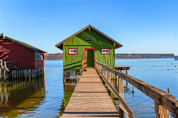 Steg zum Bootshaus 2
Am Ammersee in Schondorf