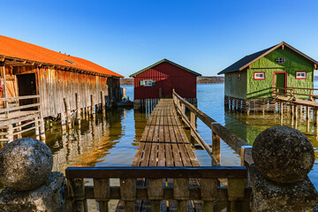 Steg zum Bootshaus 1.
Am Ammersee in Schondorf