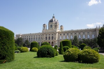 Obraz premium Landscape with building of art museum in Vienna