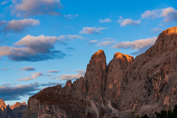 Fototapeta premium Panoramic view of the Val Gardena Dolomites in Italy.