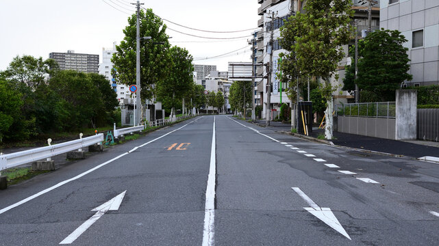 「片側一車線道路」の写真素材 | 118件の無料イラスト画像 | Adobe Stock