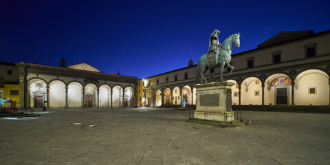 Fototapeta premium Piazza della Santissima Annunziata at dawn in Florence, Italy 