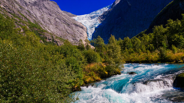 Briksdal Glacier, Briksdalsbreen, Jostedalsbreen Glacier, Jostedalsbreen National Park, Norway, Scandinavia, Europe