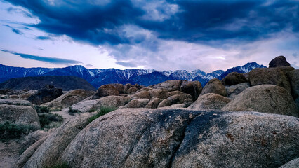 Fototapeta premium East Sierra Mountains from the Alabama Hills