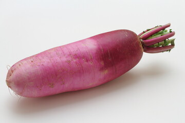 サラダ赤大根