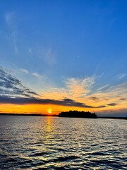 Obraz premium sunset over lake, ontario, north
