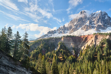 Obraz premium A view of a mountain in the Dolomites in Italy