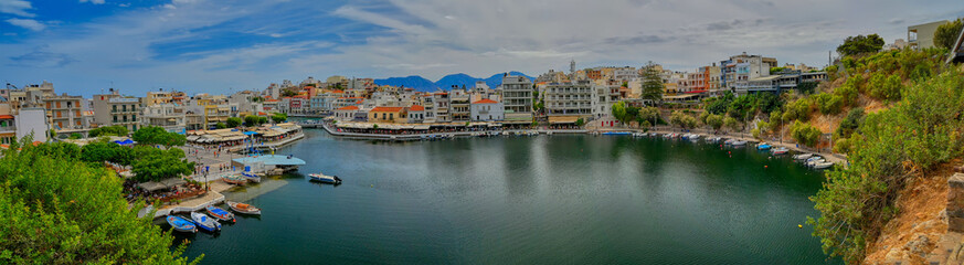 Fototapeta premium Stadt-Panorama in Agia Nikolaos (Kreta)