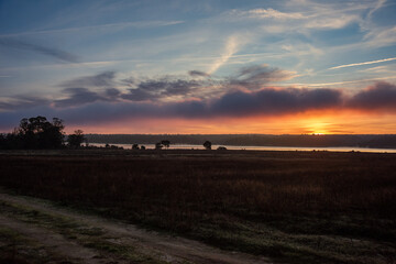 Paisagem ao amanhecer.
Dawn landscape.
