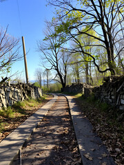 old road cut by another transversal that has been abandoned.