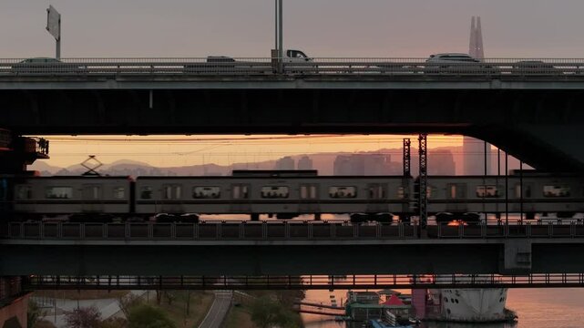 Subway Crossing Under Crimson Morning Glow, 서울, 청담대교, 한강 
