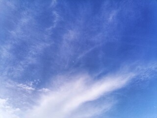 Obraz premium Cloudy and blue sky background 