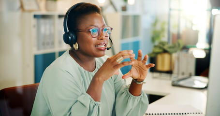 Explain, agent or black woman on computer in call center for consulting, questions or loan advice....