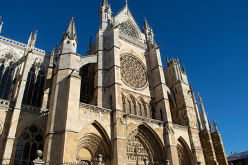 Catedral gótica de León situada en España.