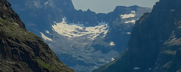Naklejka premium Mountainous Landscape: Glacial Valley Nestled Between Steep, Rocky Cliffs