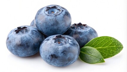 Obraz premium Ripe, juicy blueberries, a burst of summer sweetness, isolated on a white background