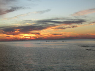 熊本県天草市牛深、日本の夕陽百選に選ばれた魚貫・黒石の美しく、幻想的な東シナ海の夕陽